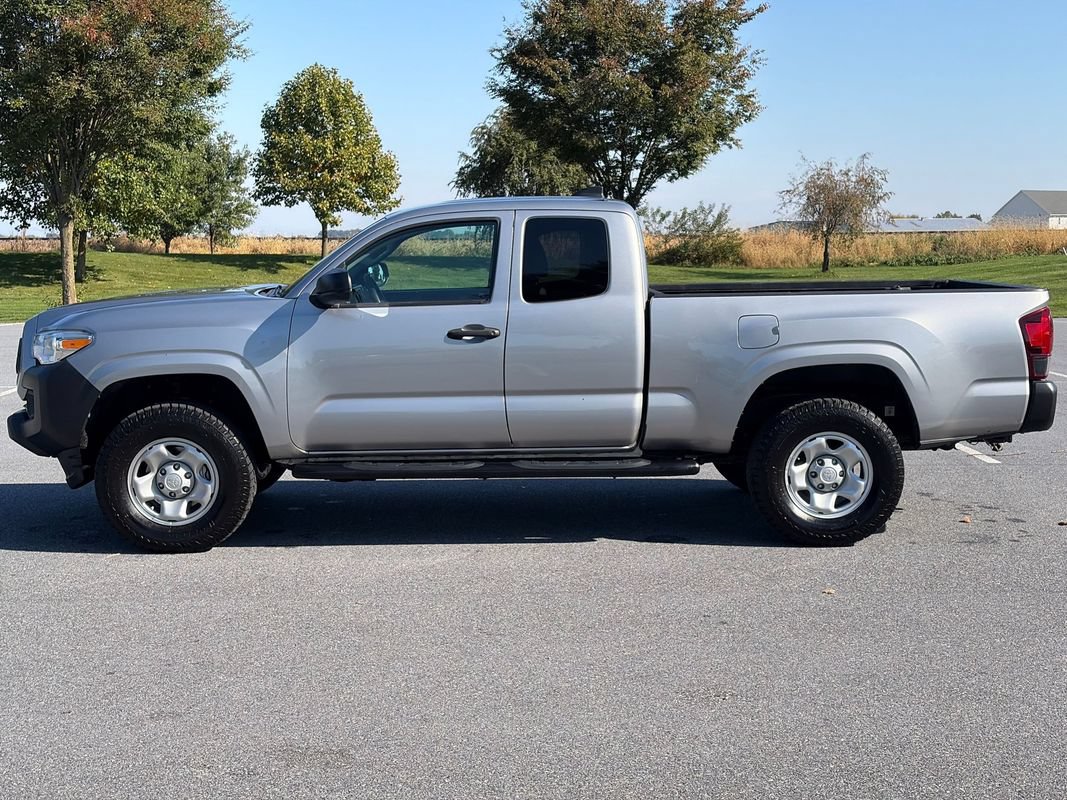 Used 2020 Toyota Tacoma SR AWD/4WD image 4