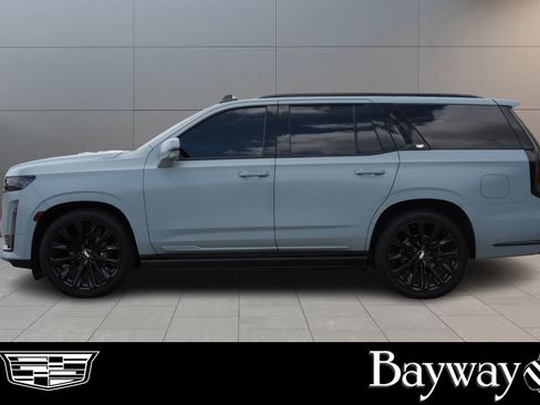 Used 2022 Cadillac Escalade Sport Platinum AWD/4WD image 4