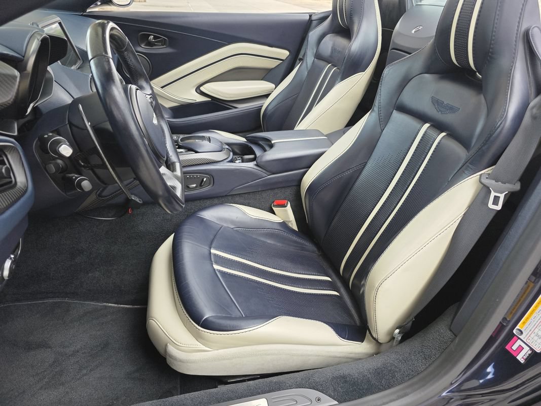 Used 2021 Aston Martin V8 Vantage Roadster RWD image 11