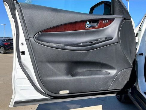 Used 2016 INFINITI QX50 Base w/ Deluxe Touring Package image 23