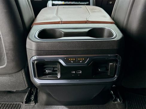 Used 2024 GMC Sierra 2500 Denali Ultimate image 27