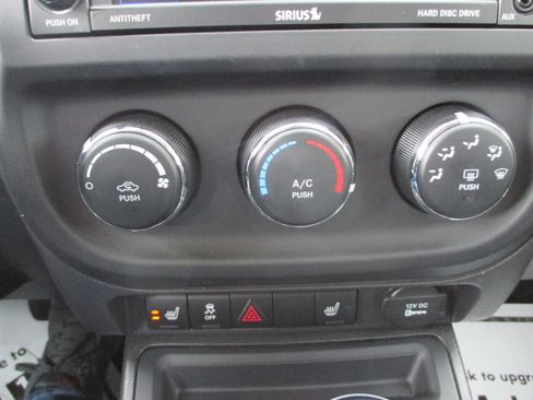 Used 2012 Jeep Compass Latitude FWD image 16