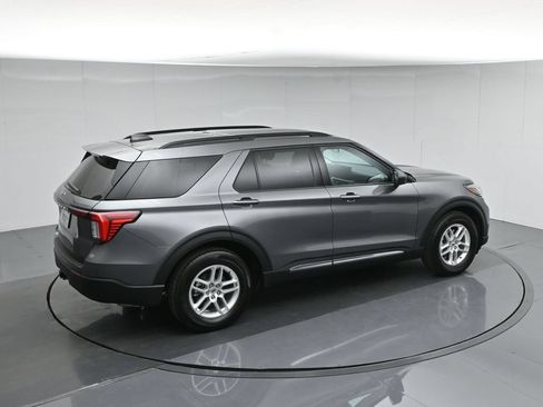 Certified 2025 Ford Explorer Active RWD image 44