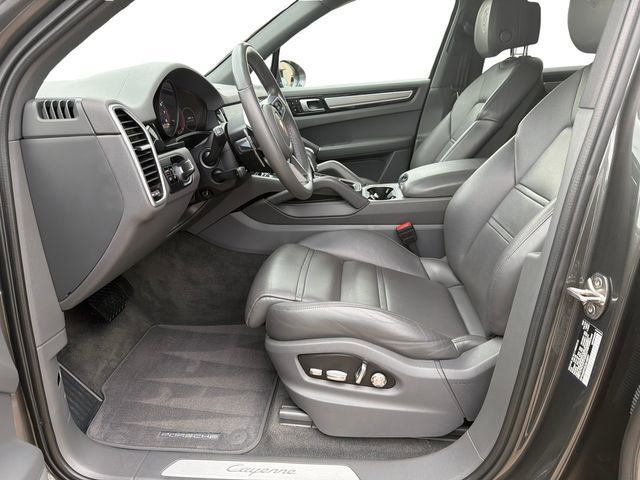 Used 2020 Porsche Cayenne AWD/4WD image 11