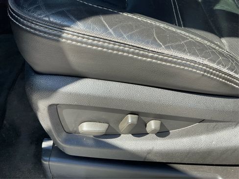 Used 2015 GMC Sierra 2500 Denali w/ Duramax Plus Package image 19