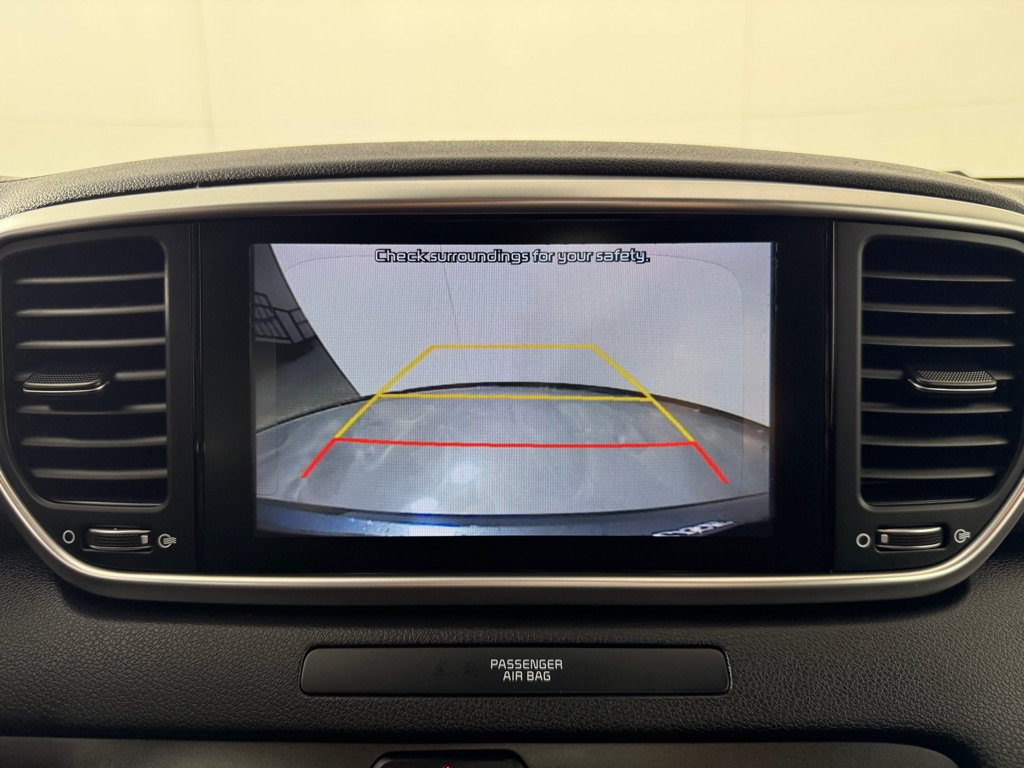 Used 2020 Kia Sportage LX AWD/4WD image 18