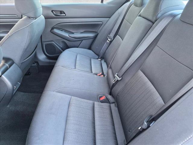 Used 2025 Nissan Altima 2.5 SV FWD image 13