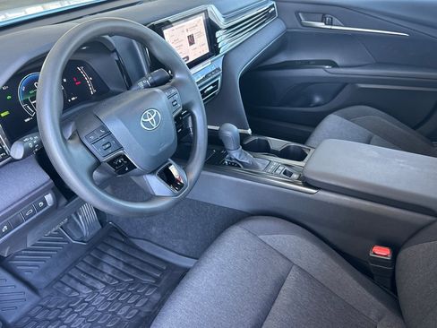 Used 2026 Toyota Camry LE FWD image 9