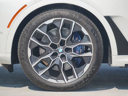 Used 2025 BMW X7 M60i AWD/4WD image 5