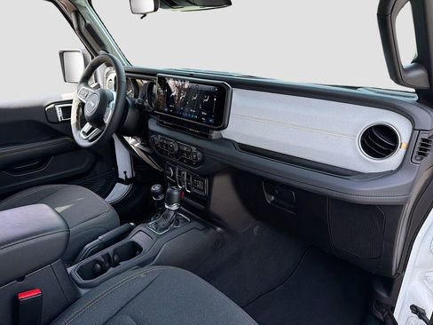 Used 2025 Jeep Wrangler Sahara 4xe image 36