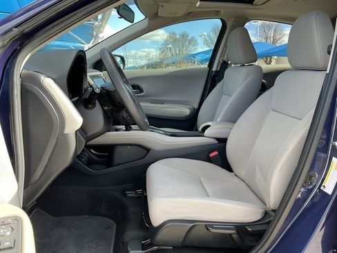 Used 2017 Honda HR-V EX image 9