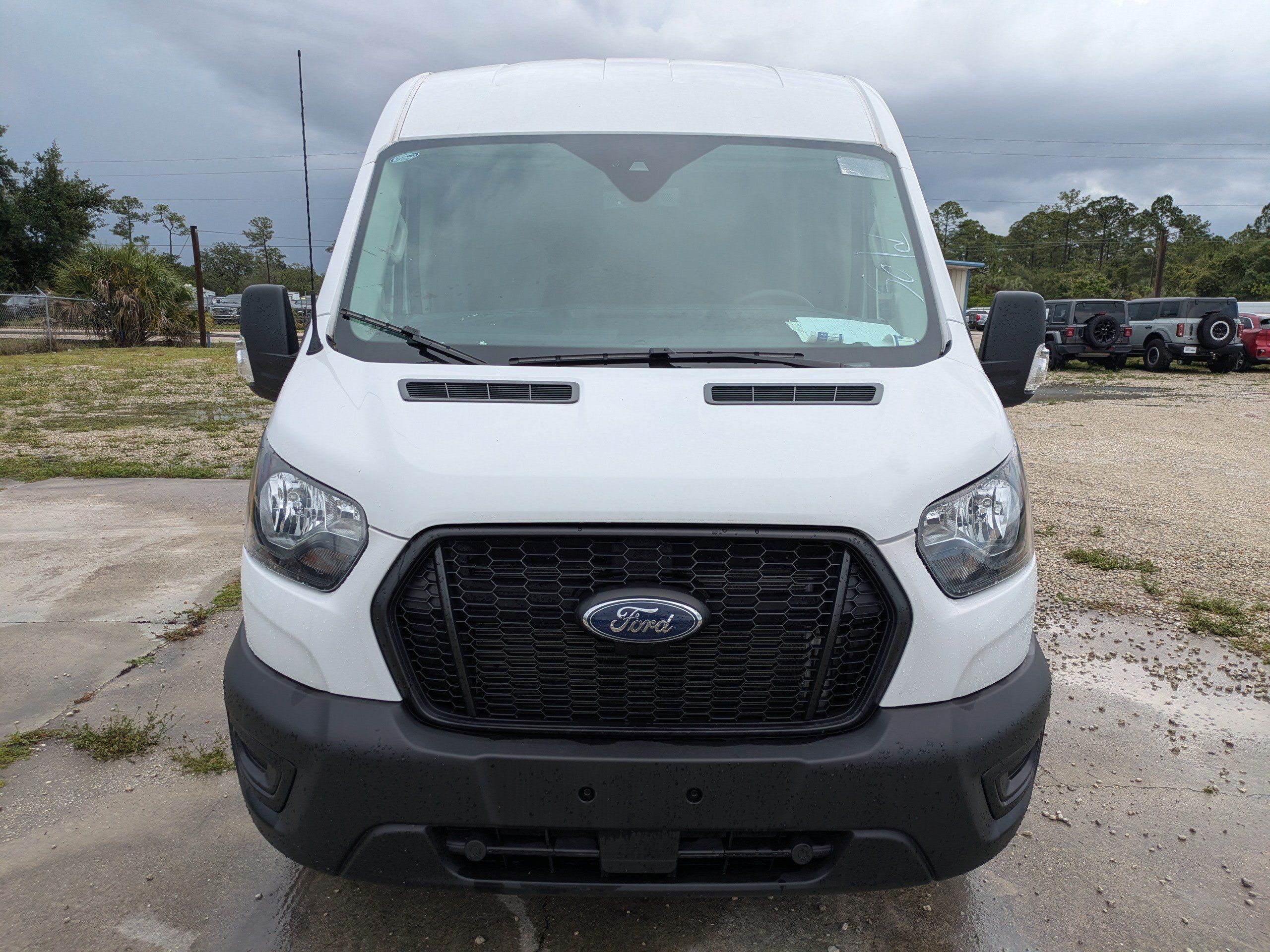 Used 2024 Ford Transit 250 148 Medium Roof RWD image 9