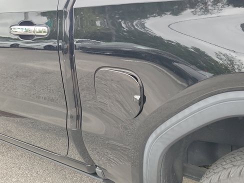 Used 2019 GMC Sierra 1500 SLT w/ SLT Premium Plus Package AWD/4WD image 27