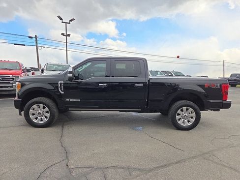 Used 2017 Ford F250 Platinum w/ Platinum Ultimate Package image 3