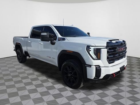 Used 2025 GMC Sierra 2500 AT4 AWD/4WD image 4