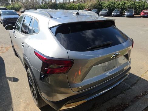 Used 2024 Chevrolet Trax ACTIV w/ Sunroof Package image 4