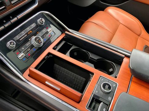 Used 2018 Lincoln Navigator L Reserve w/ Technology Package image 16