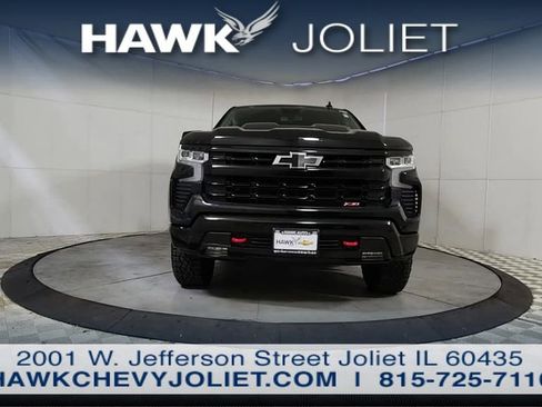 Used 2024 Chevrolet Silverado 1500 LT Trail Boss w/ Convenience Package II AWD/4WD image 3