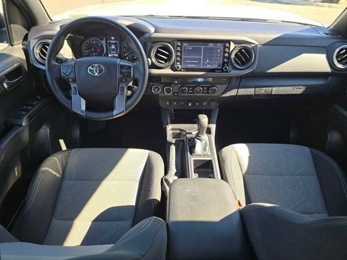 Used 2022 Toyota Tacoma TRD Sport image 19