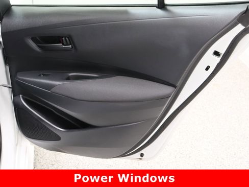 Used 2025 Toyota Corolla LE image 29