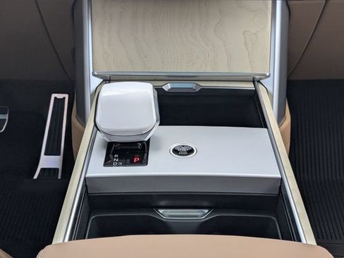New 2026 Land Rover Range Rover SV AWD/4WD image 23