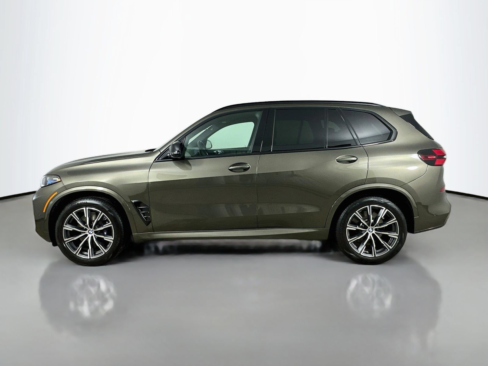 Used 2026 BMW X5 M60i AWD/4WD image 8