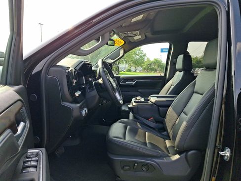 Used 2026 GMC Sierra 1500 SLT AWD/4WD image 14