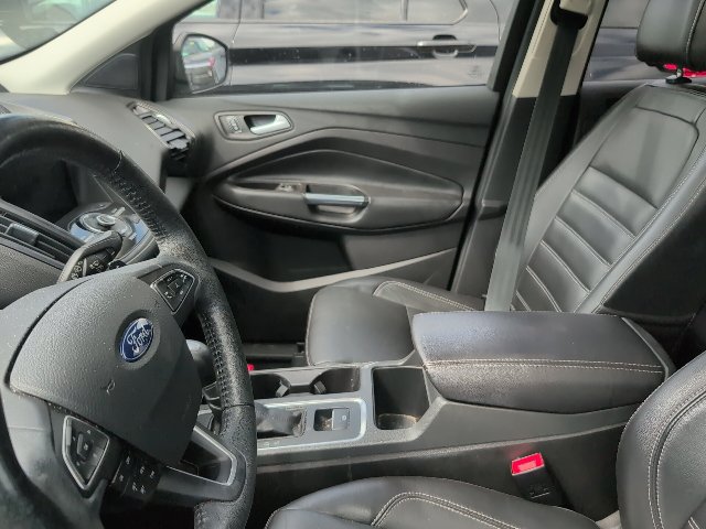 Used 2017 Ford Escape Titanium w/ Equipment Group 301A AWD/4WD image 4
