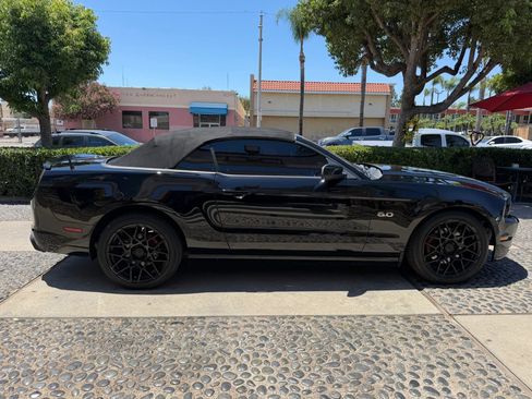 Used 2014 Ford Mustang GT Premium w/ Electronics Package RWD image 6