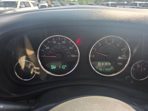 Used 2015 Jeep Wrangler Unlimited Sahara AWD/4WD image 15