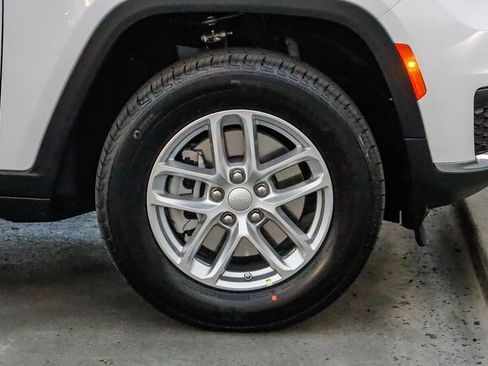 New 2025 Jeep Grand Cherokee L Laredo w/ Luxury Tech Group I image 11