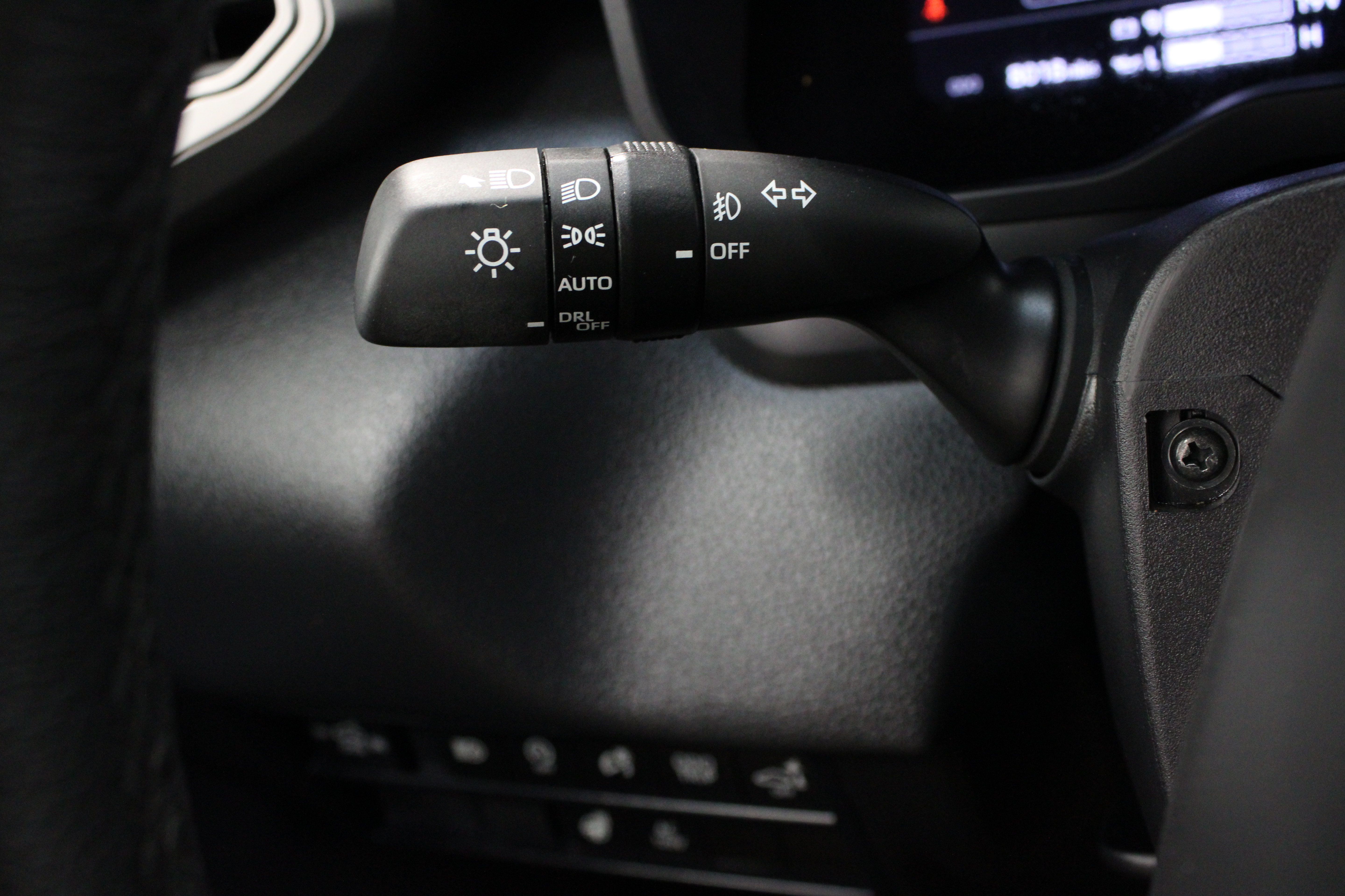 Used 2025 Toyota Tundra Limited AWD/4WD image 29