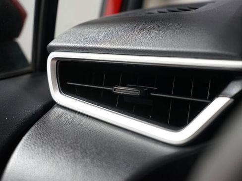 Used 2020 Toyota Corolla LE FWD image 22