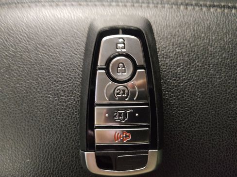 Used 2020 Ford Escape SEL AWD/4WD image 32