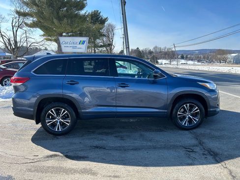 Used 2017 Toyota Highlander AWD V6 image 8