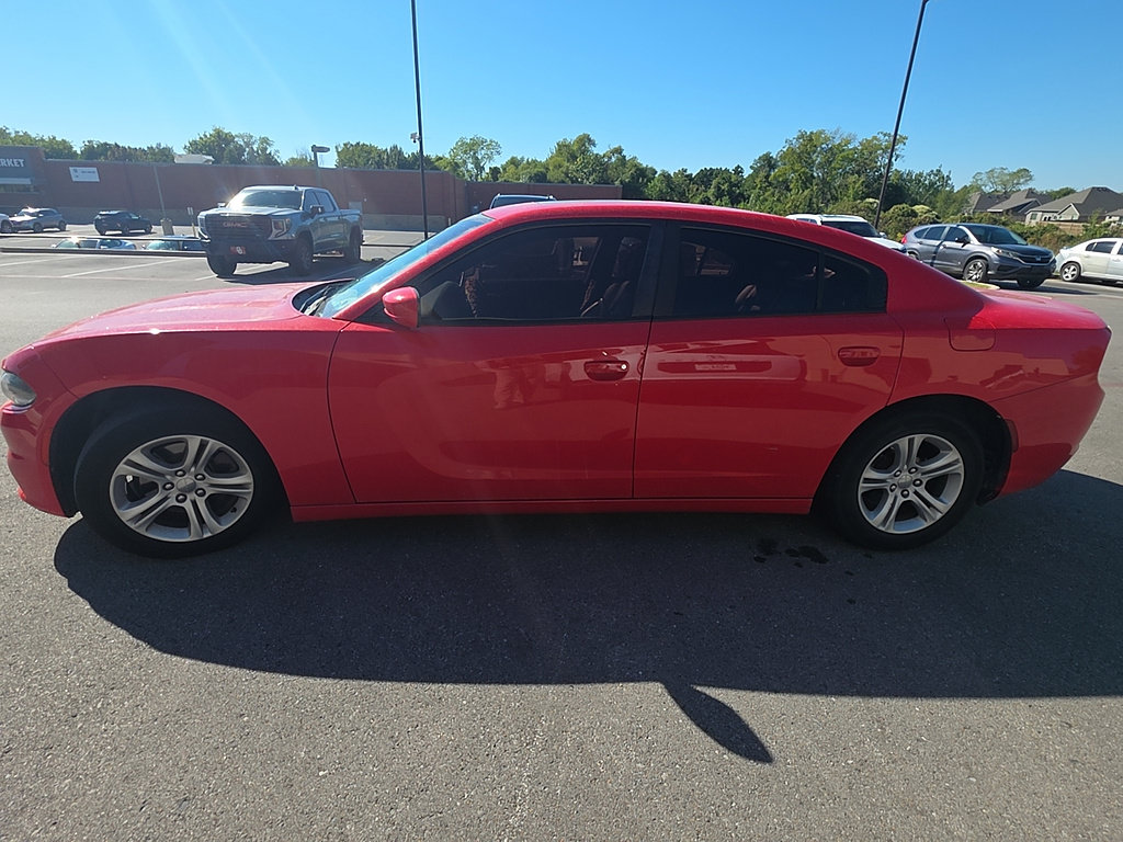 Used 2019 Dodge Charger SXT w/ Leather Interior Group RWD image 8