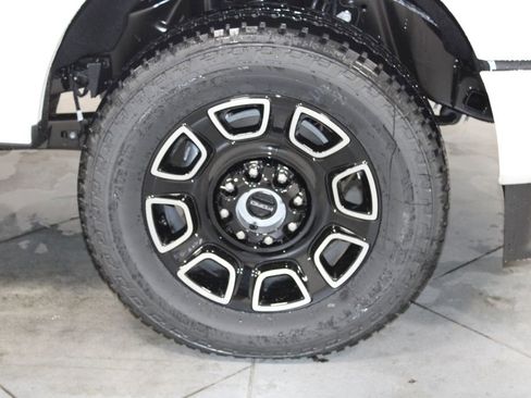 New 2026 Ford F250 Platinum image 17