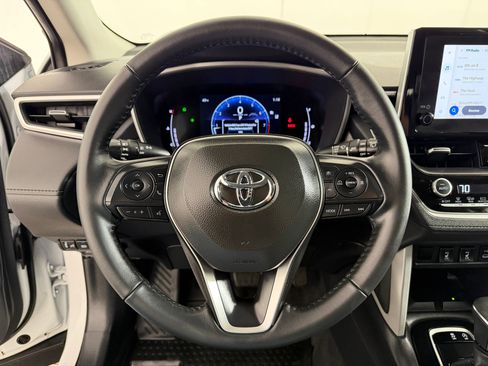 Certified 2024 Toyota Corolla Cross XLE w/ Convenience Package image 15
