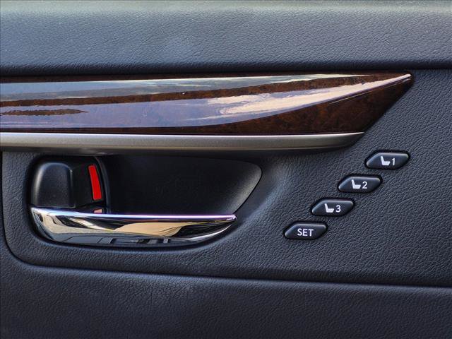 Used 2014 Lexus ES 350 w/ Premium Package FWD image 2