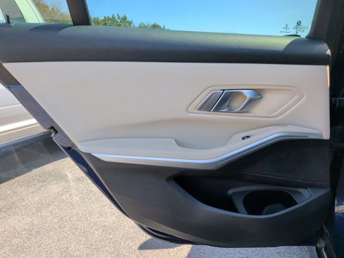 Used 2020 BMW 330i Sedan w/ Convenience Package image 37