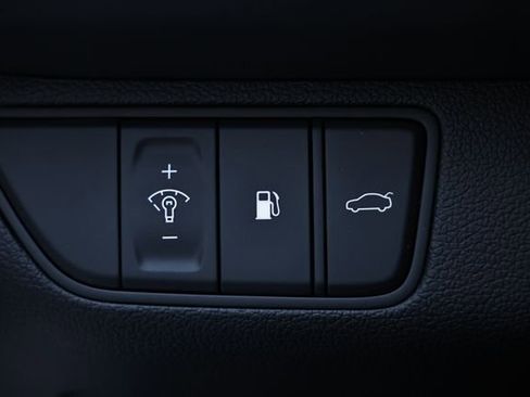 New 2026 Genesis G70 2.5T Prestige image 32