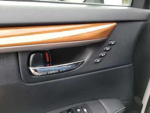 Used 2015 Lexus ES 300h w/ Navigation System Package image 22