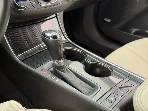 Used 2018 Chevrolet Impala Premier w/ Premier Confidence Package image 18