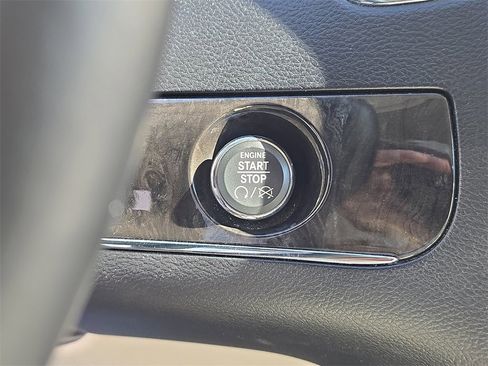 Used 2012 Chrysler Town & Country Touring-L w/ Premium Group image 26