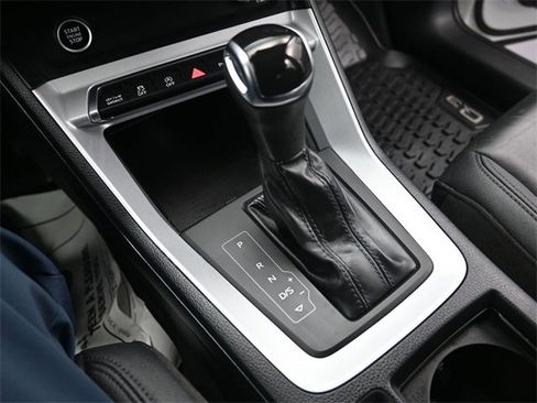 Used 2021 Audi Q3 2.0T Premium w/ Convenience Package image 16