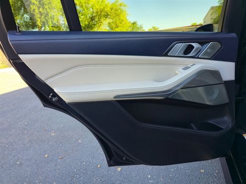 Used 2019 BMW X7 xDrive50i w/ M Sport Package AWD/4WD image 30