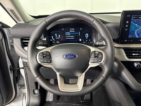 New 2026 Ford Explorer Active w/ Active Comfort Package RWD image 18