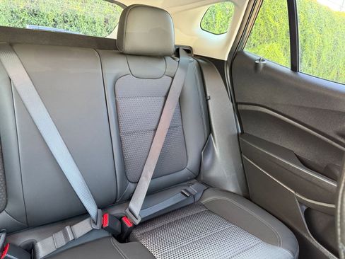 Used 2025 Chevrolet Trax LT image 35