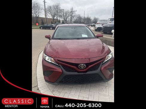 Used 2018 Toyota Camry SE w/ Audio Package image 2