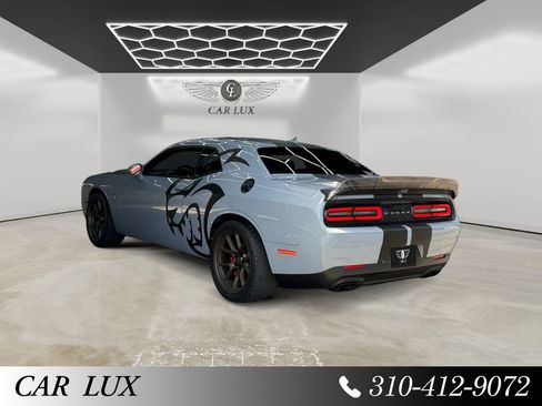 Used 2020 Dodge Challenger SRT Hellcat w/ Driver Convenience Group RWD image 3